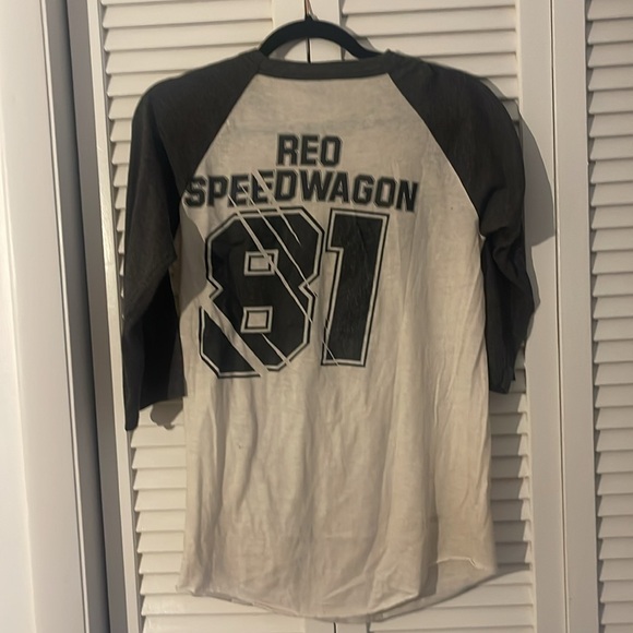 Vintage REO Speedwagon band Tee - Picture 6 of 6